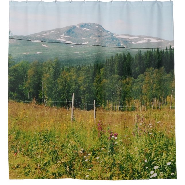 Schwedische Bergwelt Duschvorhang (Vorderseite)