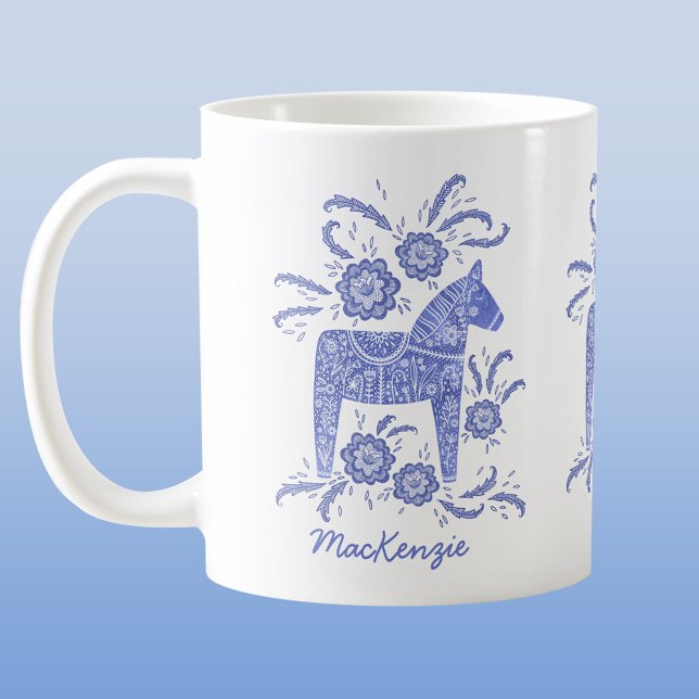 Schwedische Dala Horse Blue Personalisiert Kaffeetasse (Swedish Dala horse blue and white personalized custom name coffee mug)