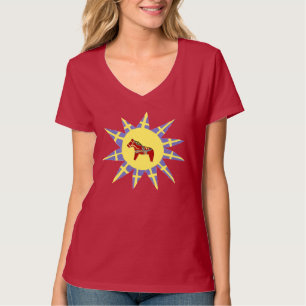Schwedische Flaggen und Dala Horses T - Shirt