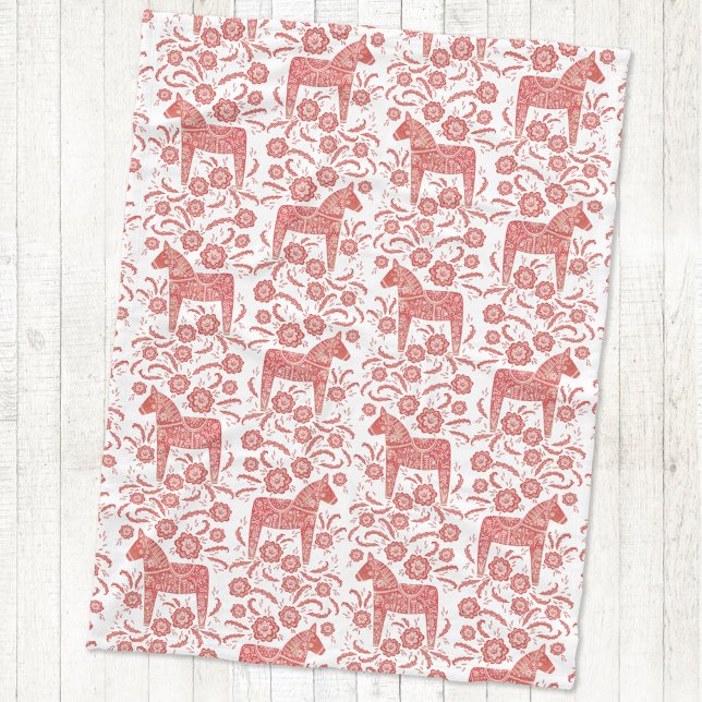 Schwedisches Dala Pferd rot und weiß Fleecedecke (Swedish Dala Horse red and white fleece blanket)