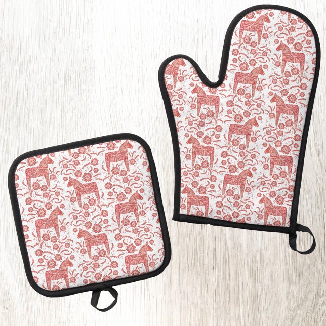 Schwedisches Dala Pferd rot und weiß Ofenhandschuh & Topflappen-Set (Swedish Dala Horse red and white pattern kitchen oven mitt and pot holder)