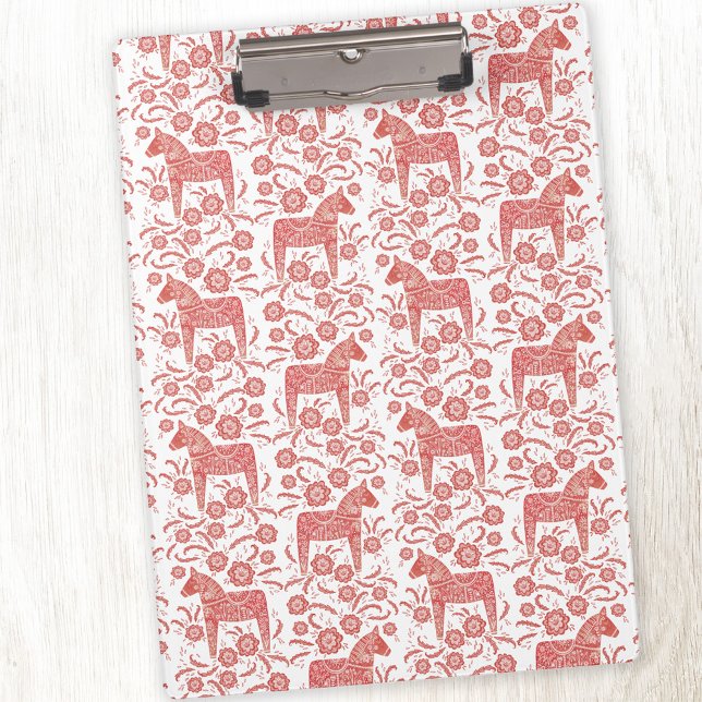 Schwedisches Dala Pferd Rot und Weiße Volkskunst K Klemmbrett (Red and white Swedish Dala Horse clipboard)
