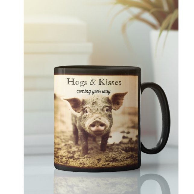 Schwein im Mud, Umarmungen und Küsse, anpassbar Kaffeetasse (Von Creator hochgeladen)