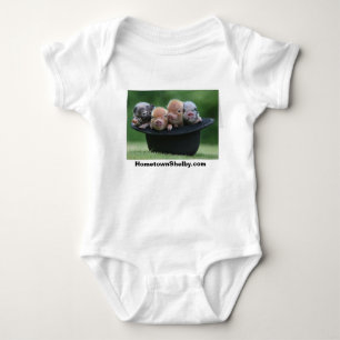 Schweine in einem Baby-Bodysuit Baby Strampler