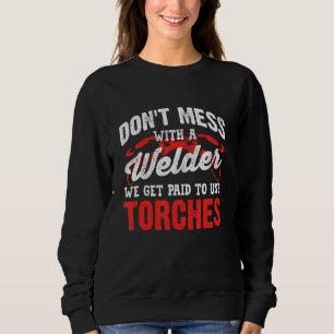Schweißen von Metallarbeitern mit Schweisser Sweatshirt
