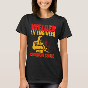 Schweißer eines Ingenieurs mit einem Arbeiter mit  T-Shirt