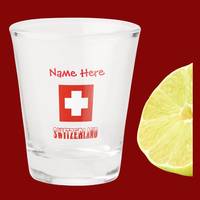 Schweiz Schweizer Flagge Rote Personalisierung Schnapsglas (Shot glass with Swiss flag and the word SWITZERLAND below in snow capped text. Add a name above in r)