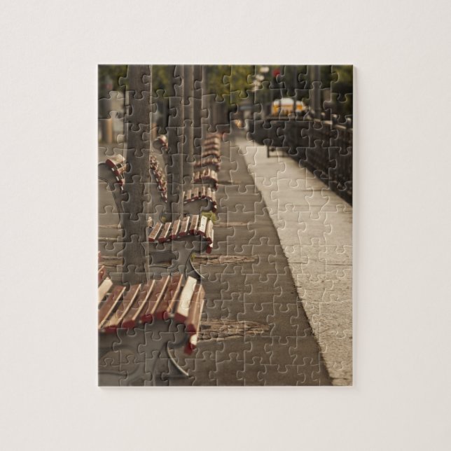 Schweiz, Tessin Kanton, Lugano. Lakefront Puzzle (Vertikal)