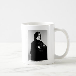 Schwere Snape Arms überquert Kaffeetasse
