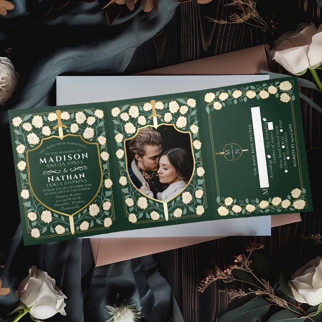 Schwert & Schild Mittelalterliche Fantasie Hochzei Dreifach Gefaltete Einladung (Von Creator hochgeladen)