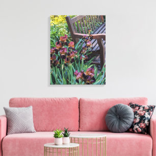 Schwertlilienblüten und Gartenparkbank Blumen Leinwanddruck