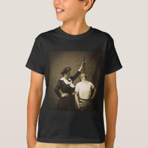 Schwertschlucker und Ehefrau Vintage-Schausteller  T-Shirt