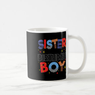 Schwester des Party der Jungen-Rennfahrer am Gebur Kaffeetasse