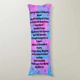 Schwester verziert seitenschläferkissen