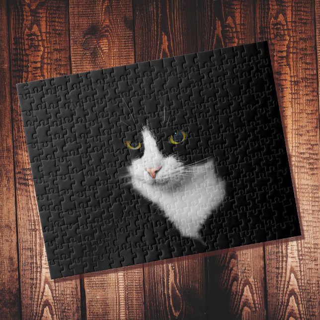 Schwierige Schwarz-Weiß-Katze auf solidem Schwarz Puzzle (Von Creator hochgeladen)