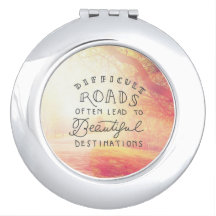 Schwierige Straße führt zu schönen Reisezielen