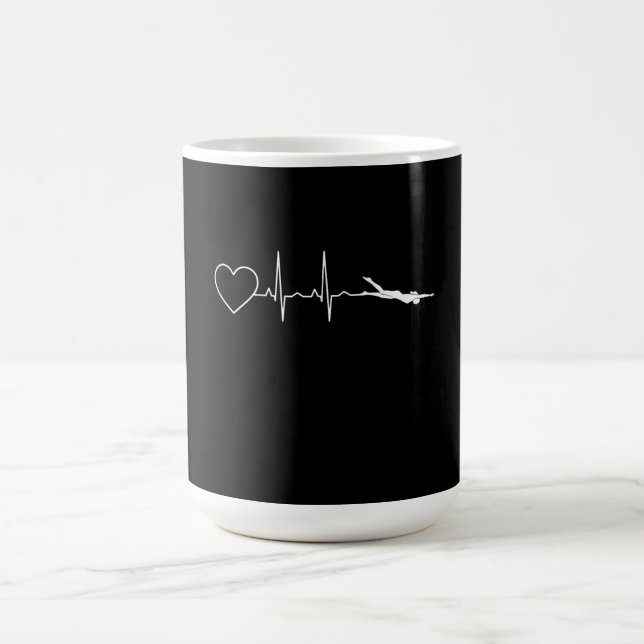 Schwimmen - Herzschlag Kaffeetasse (Mittel)