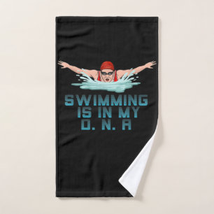 Schwimmen ist meine DNA, wenn ich über dem Funny S Handtuch
