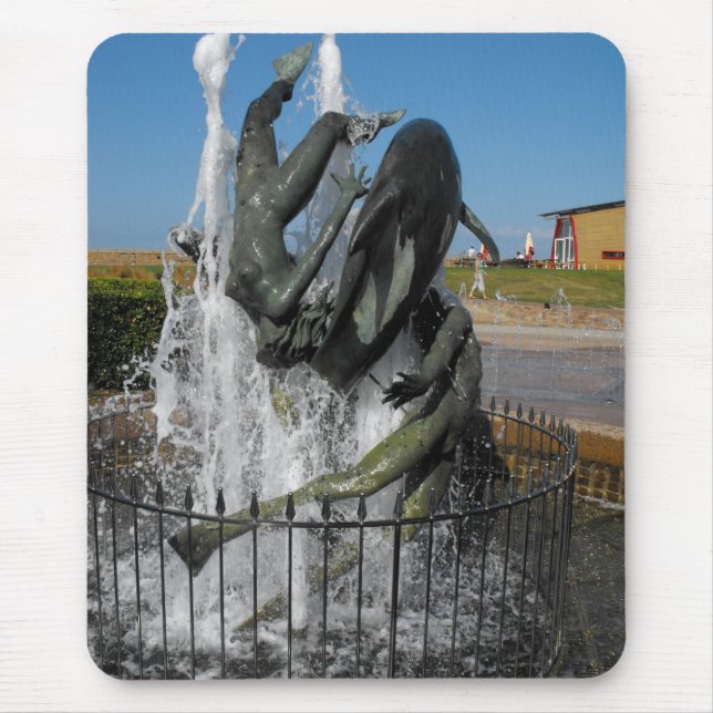 Schwimmen mit Delphinbrunnen Mousepad (Vorne)