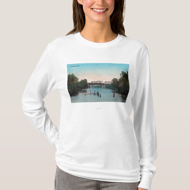 Schwimmen und Bootfahrt im Winters See T-Shirt (Vorderseite)
