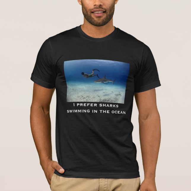 Schwimmende Haifische T-Shirt (Vorderseite)