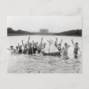 Schwimmende Jungen, 1926 Postkarte