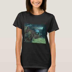 Schwimmende Schildkröte unter Wasser im Tennessee T-Shirt