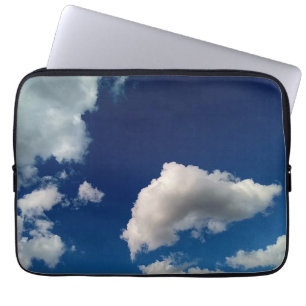 Schwimmende Wolken Laptopschutzhülle