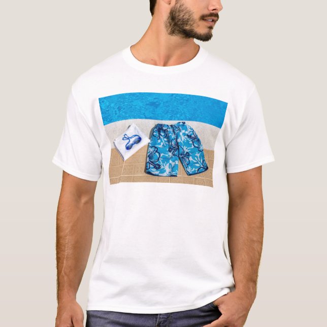 Schwimmenstammschutzbrillen und -tuch am Pool T-Shirt (Vorderseite)