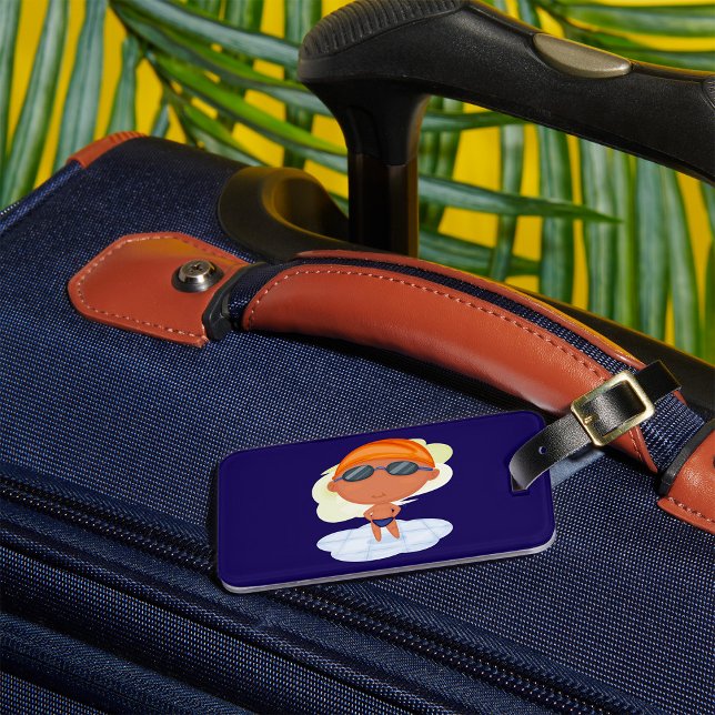 Schwimmer Junge in Glöckchen und Schwimmenkap Gepäckanhänger (Von Creator hochgeladen)