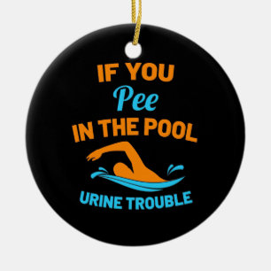 Schwimmer Pech im Pool Keramik Ornament