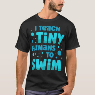 Schwimmlehrerin ich winzige Menschen beim Schwimme T-Shirt