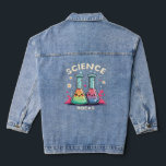 Science Rocks Kawaii Chemie Beakers Jeansjacke<br><div class="desc">Dieses niedliche und farbenfrohe Design verfügt über zwei Kawaii-Becher mit lächelnden Gesichtern. Die Becher sind mit farbenfrohen Flüssigkeiten und Blasen gefüllt, und im Hintergrund gibt es auch einige Blume und Sterne. Der Text "Science Rocks" ist in großen Buchstaben am oberen Ende des Designs gedruckt. Dieses Design ist perfekt für alle,...</div>