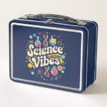Science Vibes Groovy Erster Tag der Rückkehr zur S Metall Brotdose<br><div class="desc">Science Vibes Retro Erster Tag zurück zur Schule Groovy Lehrer</div>