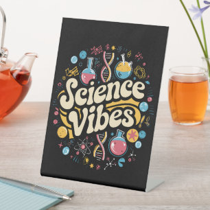 Science Vibes Groovy Erster Tag der Rückkehr zur S Sockelschild