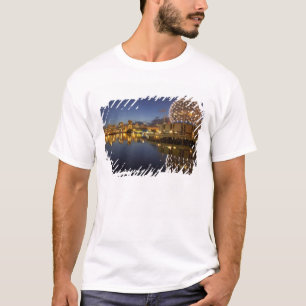 Science World und CBD, gespiegelt in False Creek, T-Shirt