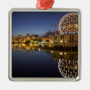 Science World und CBD spiegeln sich in False Creek Silbernes Ornament