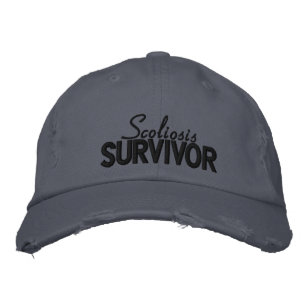 'Scoliose Survivor' bestickter Hut
