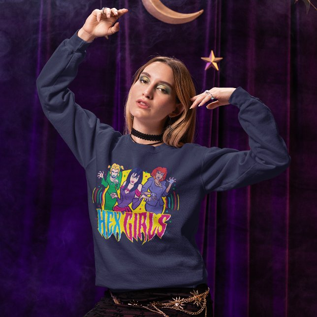 Scooby-Doo | Die Hex Girls Sweatshirt (Person wearing sweatshirt)
