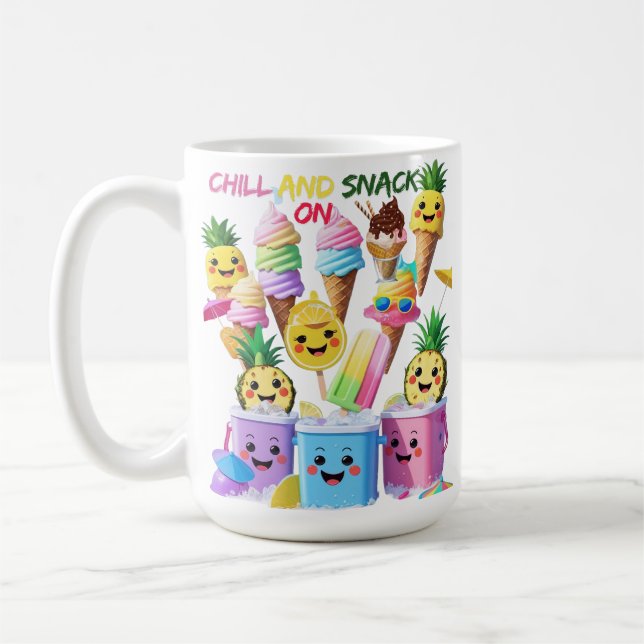 Scoop, Sip, Smile – Sommer-T-Shirt mit Süßigkeiten Kaffeetasse (Links)