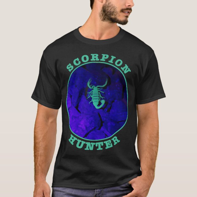 Scorpion Hunter Arachnids Night Watch Design T-Shirt (Vorderseite)