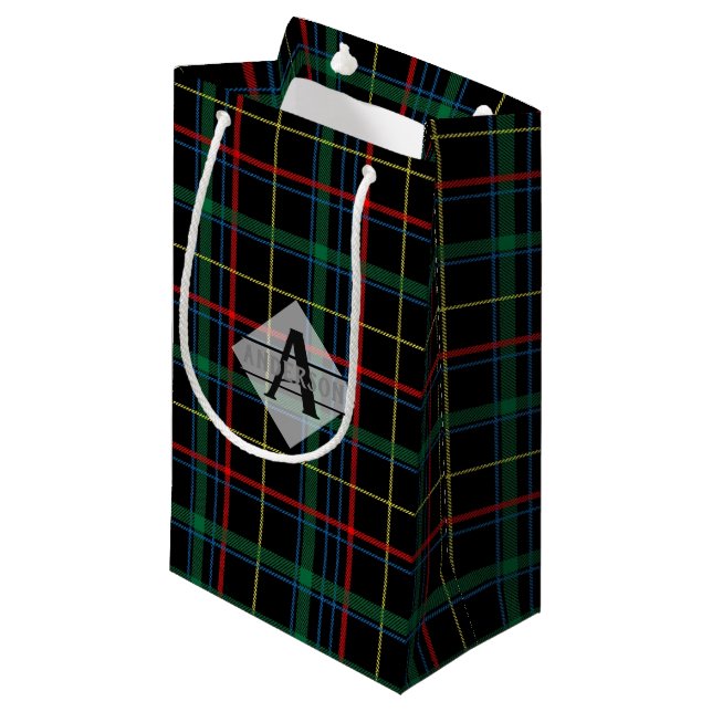 Scott Tartan Monogram Green Red Black Kleine Geschenktüte (Vorderseite Schrägansicht)