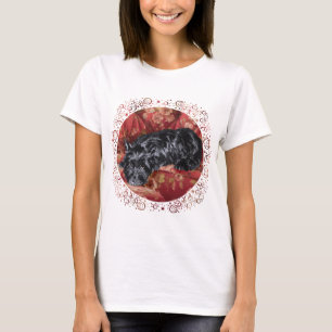 Scottie in einem großen roten Sessel T-Shirt