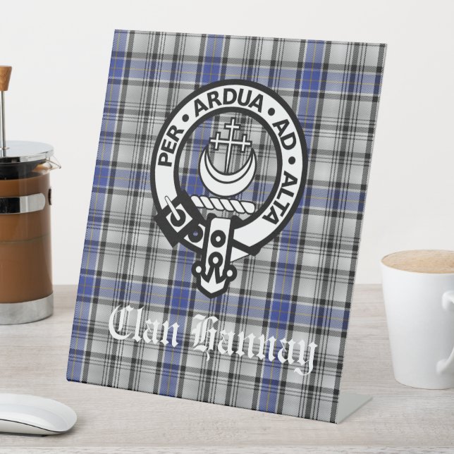 Scottish Clan Hannay Wappen Abzeichen und Tartan C Sockelschild (In Situ)
