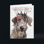 Scottish Deerhound Queen for Day Funny Birthday Karte<br><div class="desc">Hundemütter verdienen einen Tag für eine Königin,  und dieser schottische Deerhound in einer Krone ist bereit,  Mama's Tag etwas Besonderes zu machen.</div>