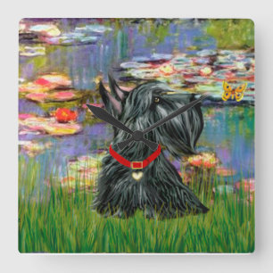 Scottish Terrier in Monet's Lilies Quadratische Wanduhr