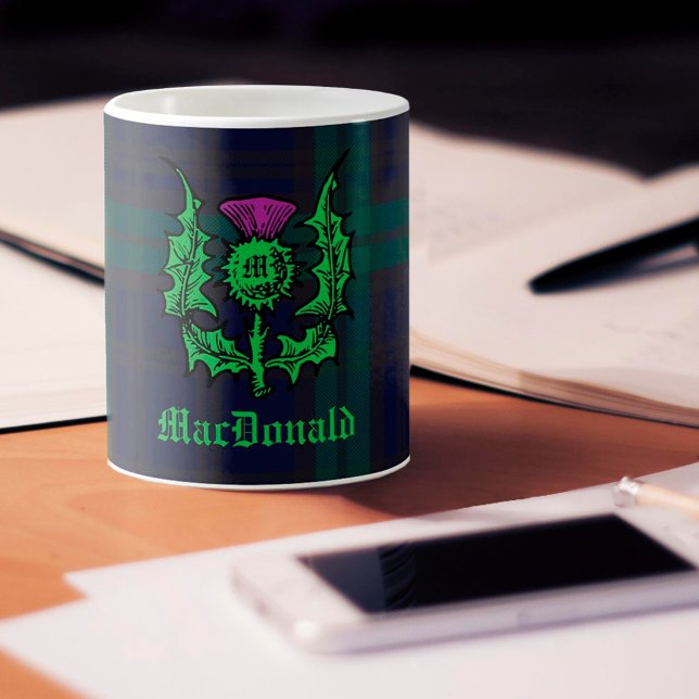 Scottish Thistle auf Dark Tartan Individuelle Name Kaffeetasse (Von Creator hochgeladen)