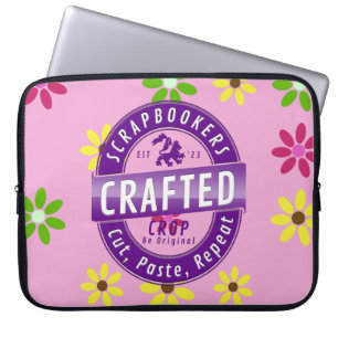 Scrapbooker – Schneiden, Kleben und Wiederholen Laptopschutzhülle