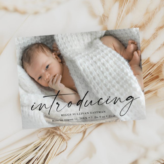 Script Einführung Baby Foto Vielen Dank Postkarte (Modern script introducing baby photo birth announcement thank you postcard.)