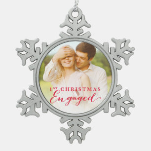 Script First Christmas Verlobt Holiday Foto Schneeflocken Zinn-Ornament